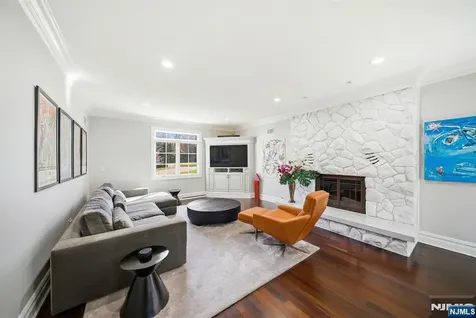 257 Truman Drive Cresskill NJ 07626