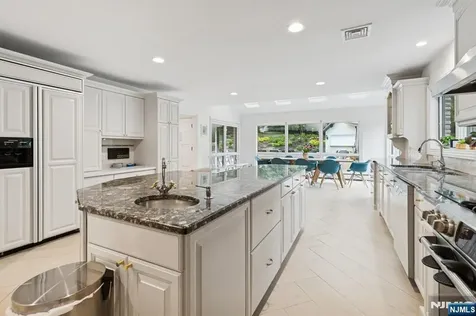 63 Eisenhower Drive Cresskill NJ 07626