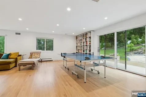 63 Eisenhower Drive Cresskill NJ 07626