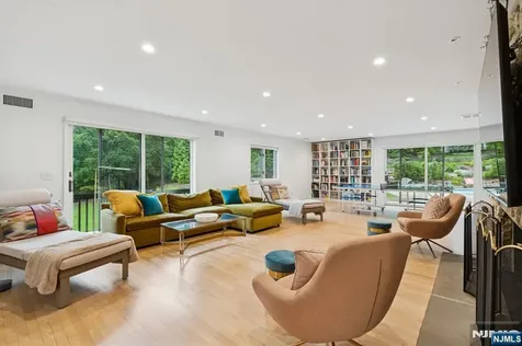 63 Eisenhower Drive Cresskill NJ 07626