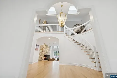 63 Eisenhower Drive Cresskill NJ 07626