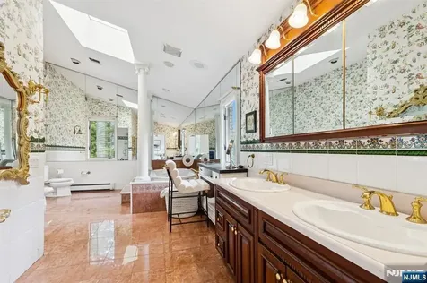 63 Eisenhower Drive Cresskill NJ 07626