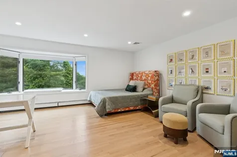 63 Eisenhower Drive Cresskill NJ 07626