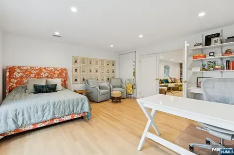 63 Eisenhower Drive Cresskill NJ 07626