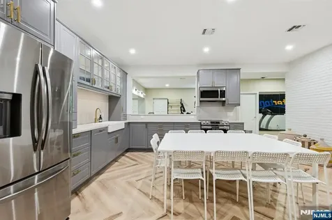 63 Eisenhower Drive Cresskill NJ 07626