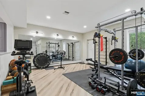 63 Eisenhower Drive Cresskill NJ 07626