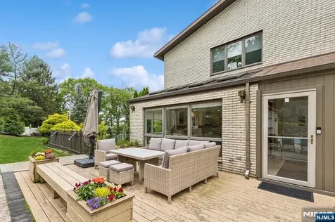 63 Eisenhower Drive Cresskill NJ 07626