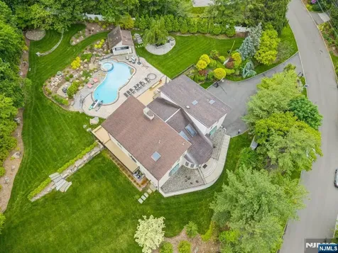 63 Eisenhower Drive Cresskill NJ 07626