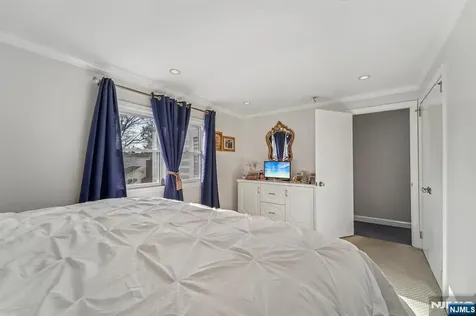 15 Dunn Place Dumont NJ 07628
