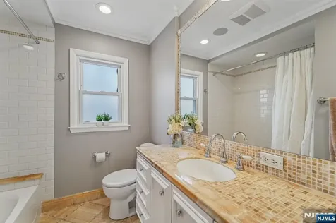15 Dunn Place Dumont NJ 07628