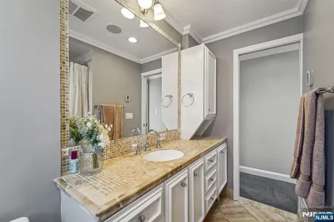 15 Dunn Place Dumont NJ 07628