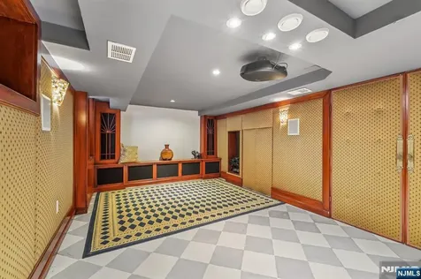 15 Dunn Place Dumont NJ 07628