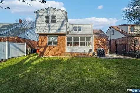 15 Dunn Place Dumont NJ 07628