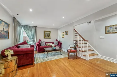 15 Dunn Place Dumont NJ 07628