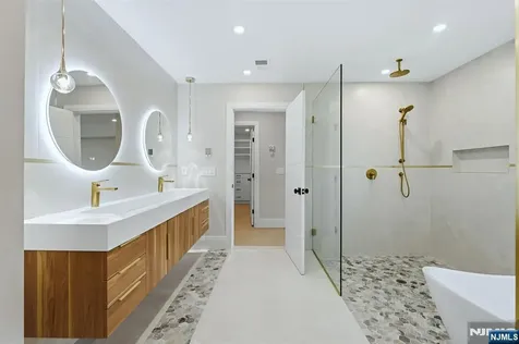 121 Engle Street Cresskill NJ 07626