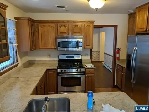 4 Lee Court Waldwick NJ 07463