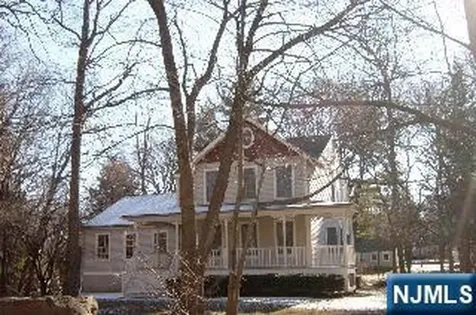 4 Lee Court Waldwick NJ 07463