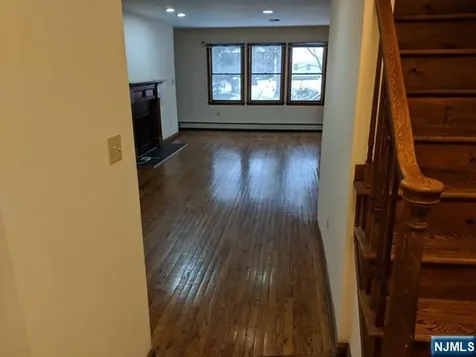 4 Lee Court Waldwick NJ 07463