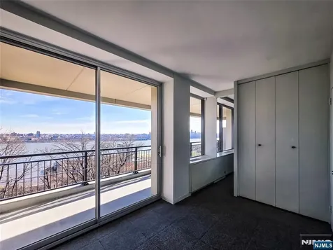 1 Horizon Fort Lee NJ 07024