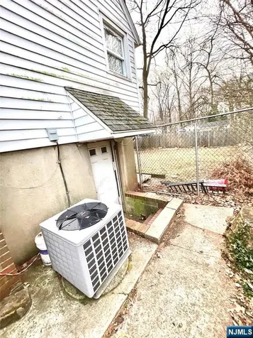 2 Van Valkenburgh Avenue Bergenfield NJ 07621