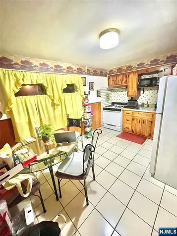 2 Van Valkenburgh Avenue Bergenfield NJ 07621