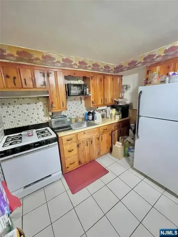 2 Van Valkenburgh Avenue Bergenfield NJ 07621