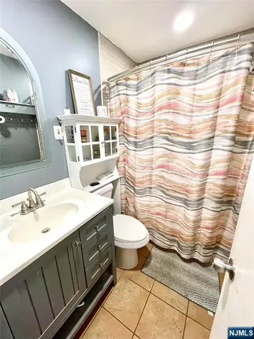 2 Van Valkenburgh Avenue Bergenfield NJ 07621