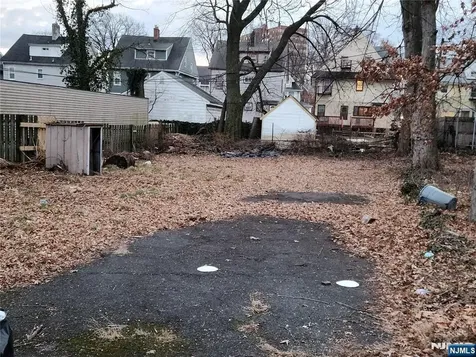 605 Park Avenue East Orange NJ 07017