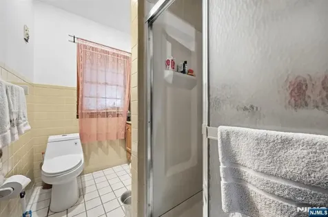 37 Raritan Road Linden NJ 07036