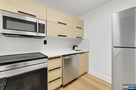 111 Mulberry Newark NJ 07102