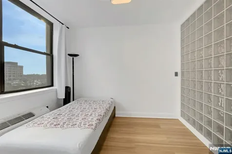 111 Mulberry Newark NJ 07102