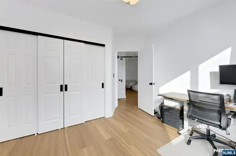 111 Mulberry Newark NJ 07102