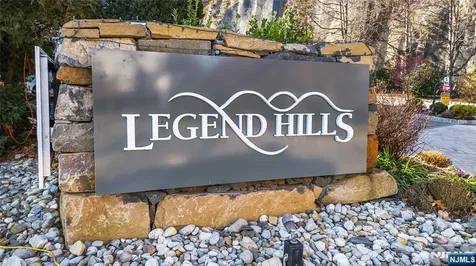 19 Legend Hills Drive Edgewater NJ 07020