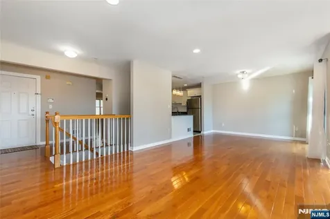 19 Legend Hills Drive Edgewater NJ 07020