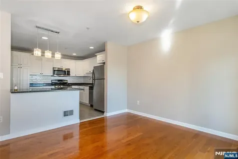 19 Legend Hills Drive Edgewater NJ 07020