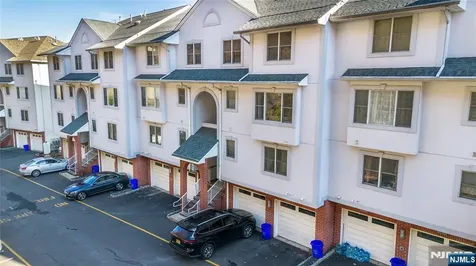 19 Legend Hills Drive Edgewater NJ 07020