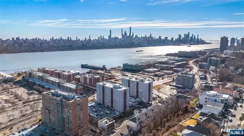 19 Legend Hills Drive Edgewater NJ 07020