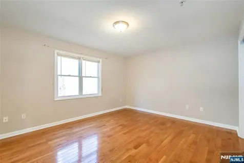 19 Legend Hills Drive Edgewater NJ 07020