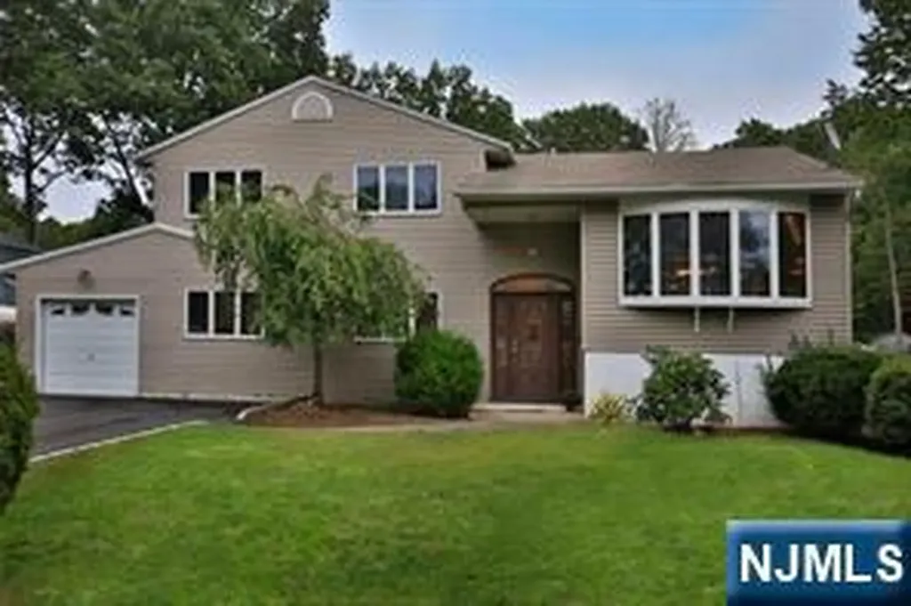 9 Gibbs Road Dumont NJ 07628