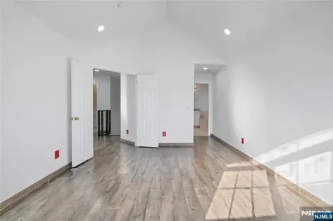 11 Bayside Drive Bayonne NJ 07002