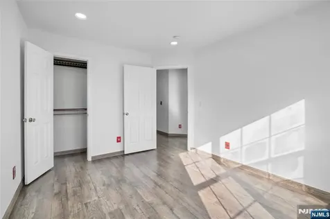 11 Bayside Drive Bayonne NJ 07002