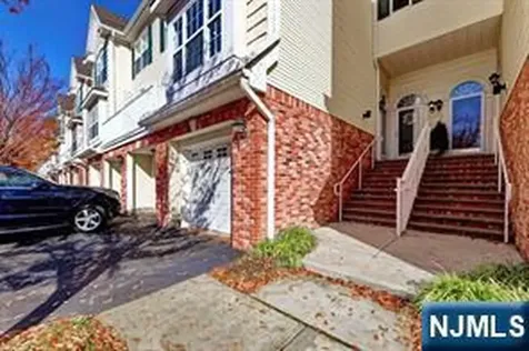 11 Bayside Drive Bayonne NJ 07002