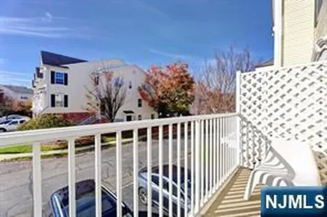 11 Bayside Drive Bayonne NJ 07002