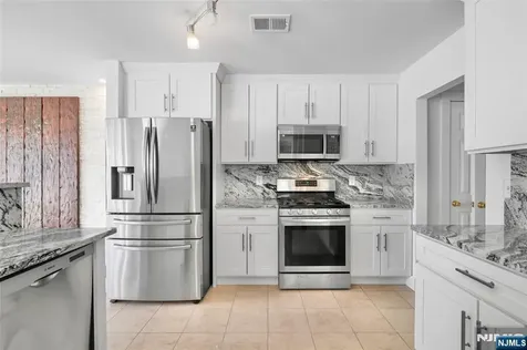 11 Bayside Drive Bayonne NJ 07002
