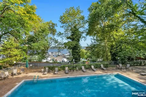 1375 River Edgewater NJ 07020