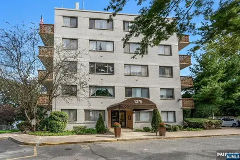 1375 River Edgewater NJ 07020