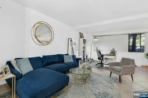 1375 River Edgewater NJ 07020