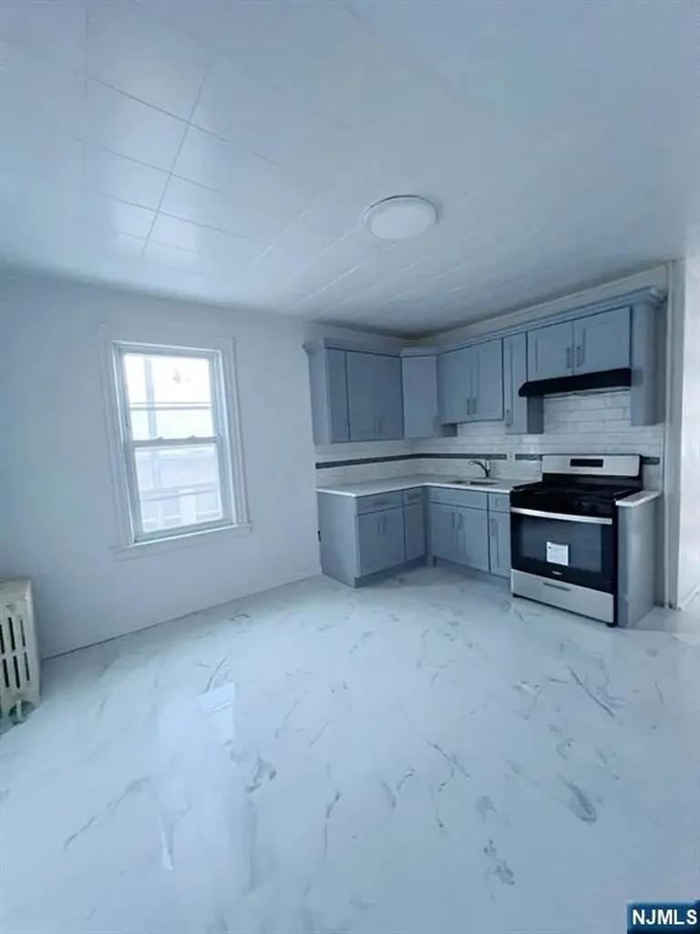 334-336 Redwood Paterson NJ 07522
