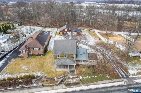 79 Fairfield Avenue West Caldwell NJ 07006