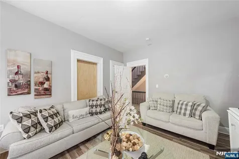 267 6th Avenue Newark NJ 07107